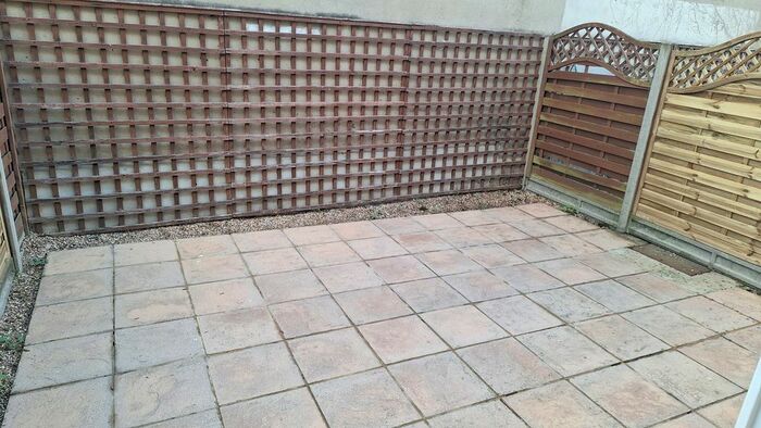 3 Bedroom Flat To Rent In Edgeley Road, Clapham, SW4