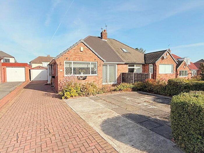 2 Bedroom Semi-Detached Bungalow For Sale In The Fairway, Stanningley, LS28