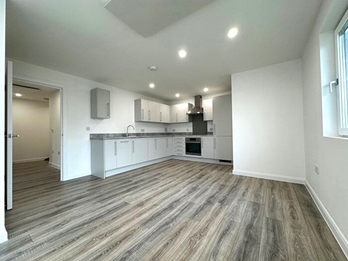2 Bedroom Flat To Rent In New Town Apartments, Ashford, TN24