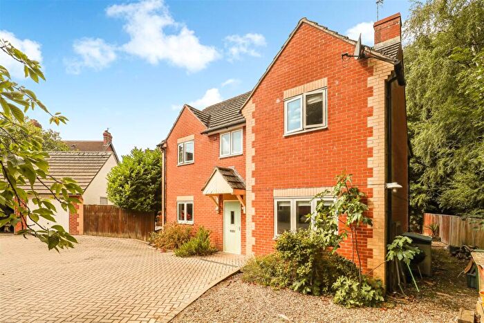 4 Bedroom Detached House For Sale In Bath Road, Stroud, GL5