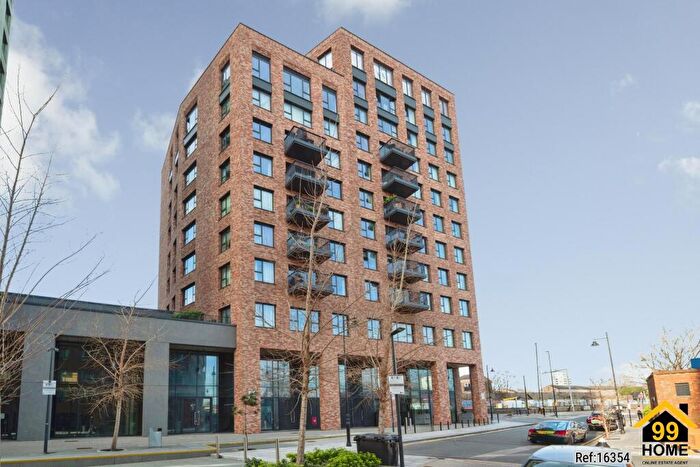 2 Bedroom Apartment For Sale In Headwater Point Block A, London, E3