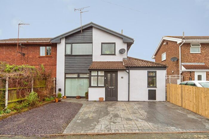 3 Bedroom Semi Detached House For Sale In School Lane, Elton, Chester, CH2