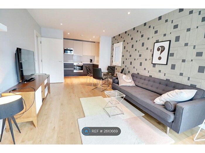 2 Bedroom Flat To Rent In Tennyson Apartments, Croydon, CR0