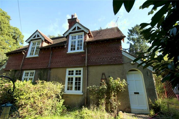 2 Bedroom Semi-Detached House To Rent In Pruetts Lane, Petersfield, Hampshire, GU31