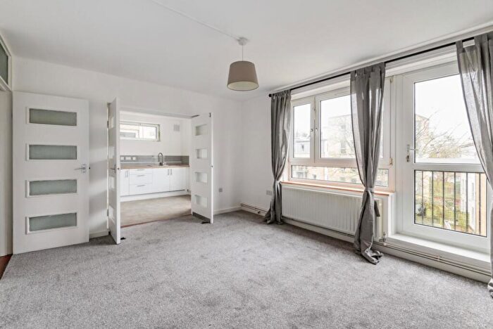 2 Bedroom Flat To Rent In Woodland Road, Gipsy Hill, London, SE19