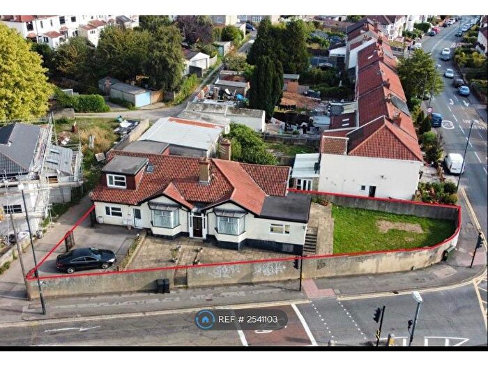 3 Bedroom Bungalow To Rent In Muller Road, Eastville, Bristol, BS5