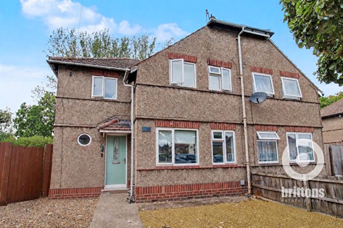 3 Bedroom Semi-Detached House For Sale In Hulton Road, Gaywood, King's Lynn, PE30