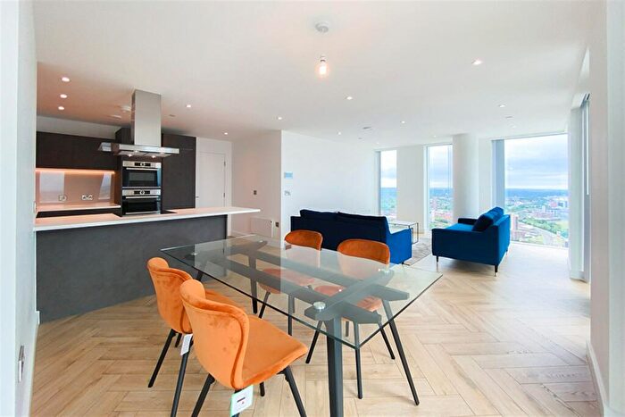 3 Bedroom Flat To Rent In Elizabeth Tower, M15