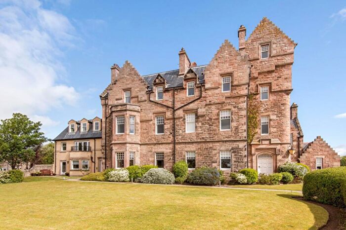 3 Bedroom Flat For Sale In Bank Street, Elie, KY9