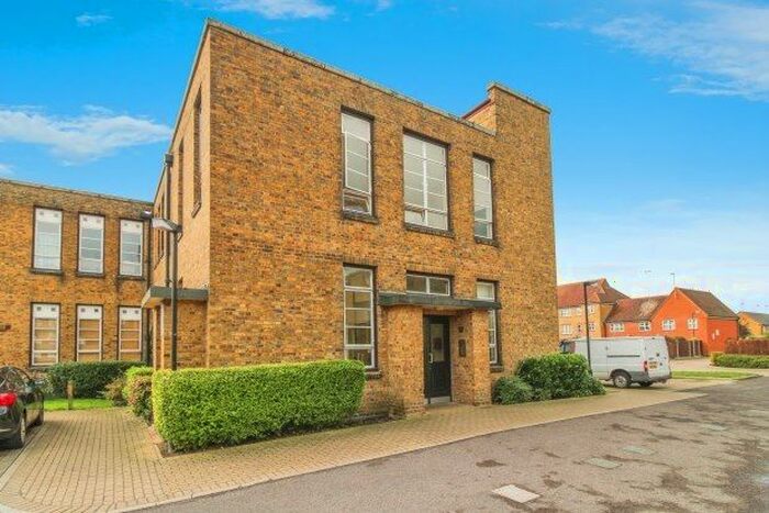 1 Bedroom Flat To Rent In Johnson Court, Rochford, SS4