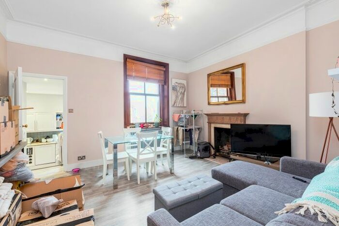 2 Bedroom Flat To Rent In Fulham Road, London, SW6
