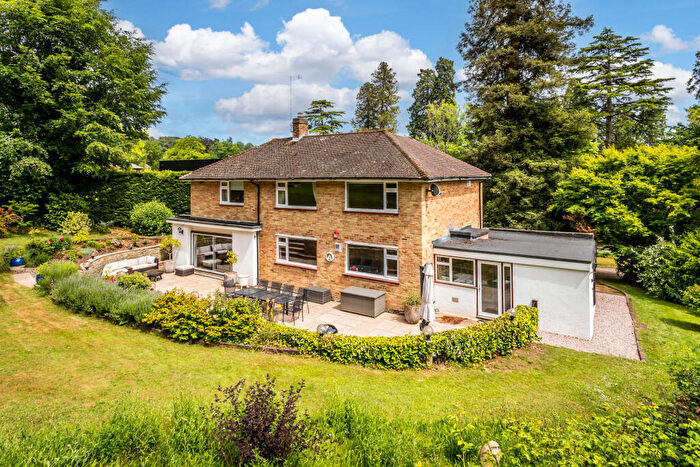 3 Bedroom Detached House For Sale In Alders Road, Reigate, RH2