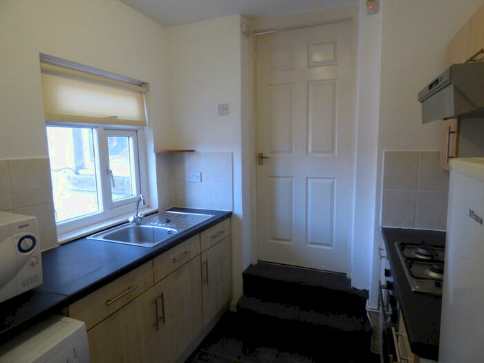 2 Bedroom Flat To Rent In Fern Dene Road, Gateshead, NE8