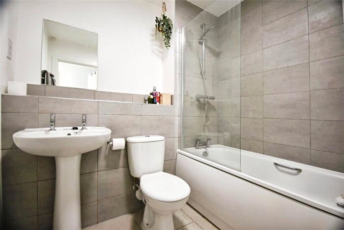 1 Bedroom Apartment For Sale In Nightingale Way, Reading, RG30