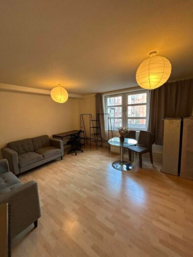 2 Bedroom Apartment To Rent In Stanlo House, Manchester, M1
