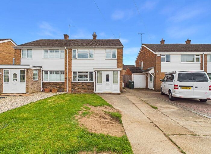 3 Bedroom Semi Detached House For Sale In Kingstone Avenue, Hucclecote, GL3