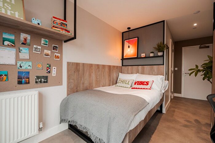 Block Of Flats To Rent In Ilderton Road, London, SE15