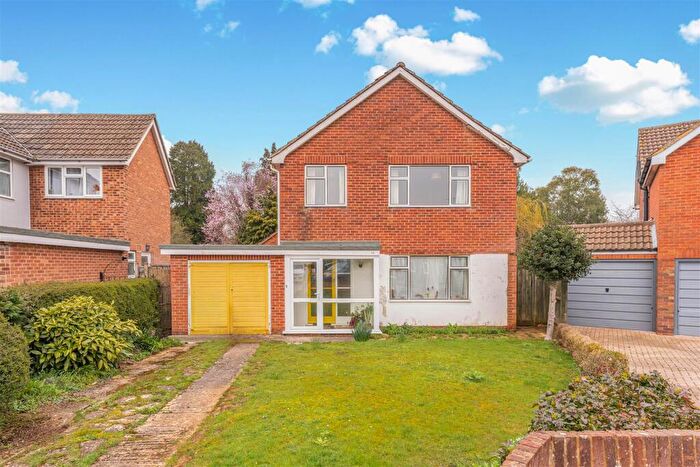 4 Bedroom Detached House For Sale In Burlington Gardens, Banbury, OX16