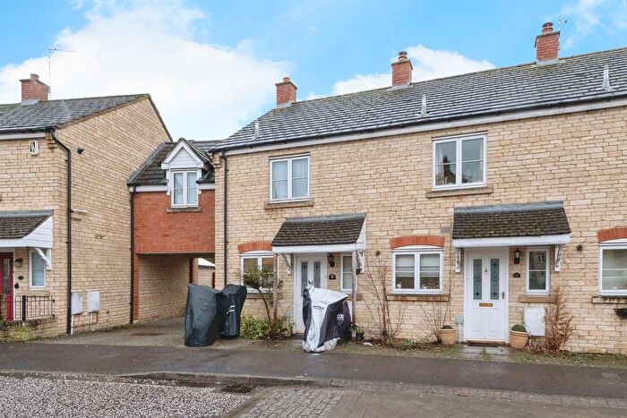 2 Bedroom Terraced House For Sale In Mallards Way, Bicester, OX26