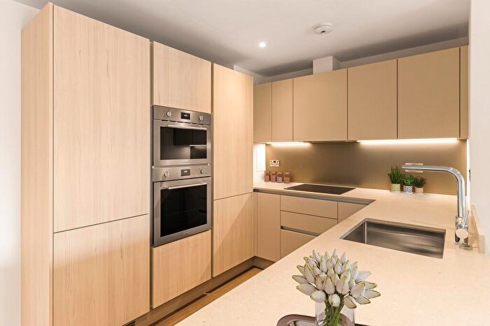 2 Bedroom Apartment To Rent In Nine Elms Lane, London, SW11