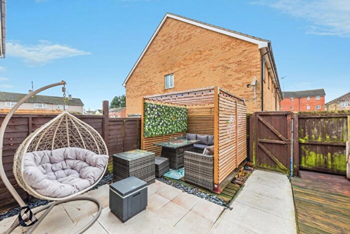 2 Bedroom Terraced House For Sale In Rutland Road, Swindon, Wiltshire, SN3