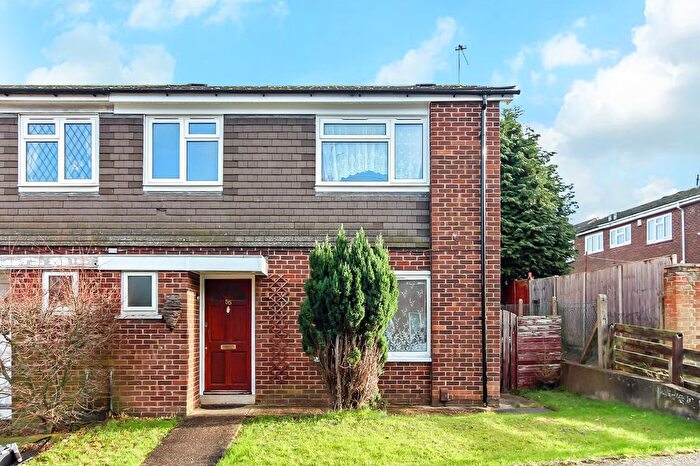 3 Bedroom End Of Terrace House For Sale In Dalkeith Road, Wellingborough, NN8