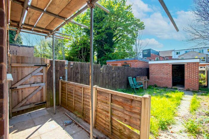 6 Bedroom House To Rent In Alton Road, Birmingham, B29