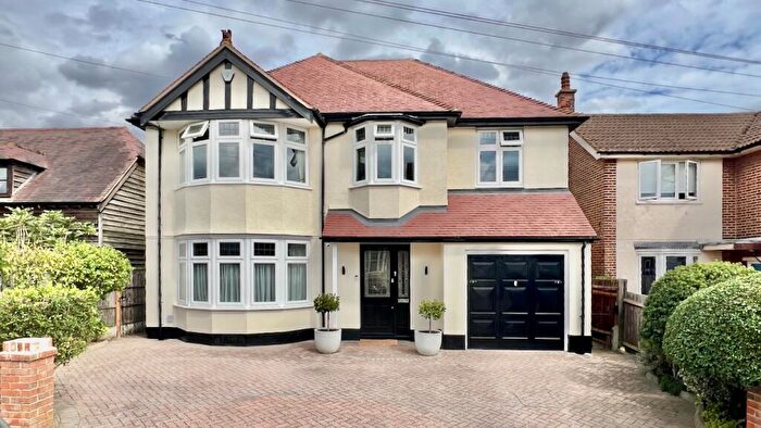 4 Bedroom Detached House For Sale In Gordon Road, Chingford, E4
