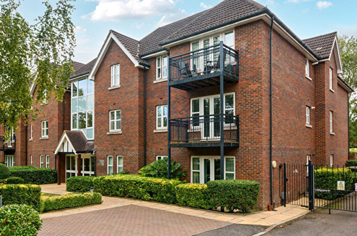 2 Bedroom Apartment For Sale In Beckenham Grove, Bromley, BR2