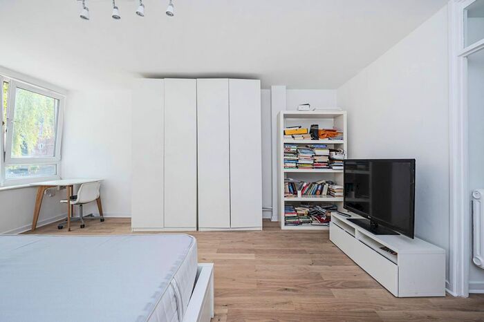 Studio To Rent In Cropley Street, Islington, London, N1