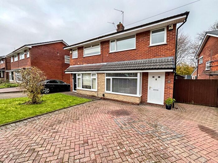 3 Bedroom Semi Detached House For Sale In Harrow Close, Bury, BL9