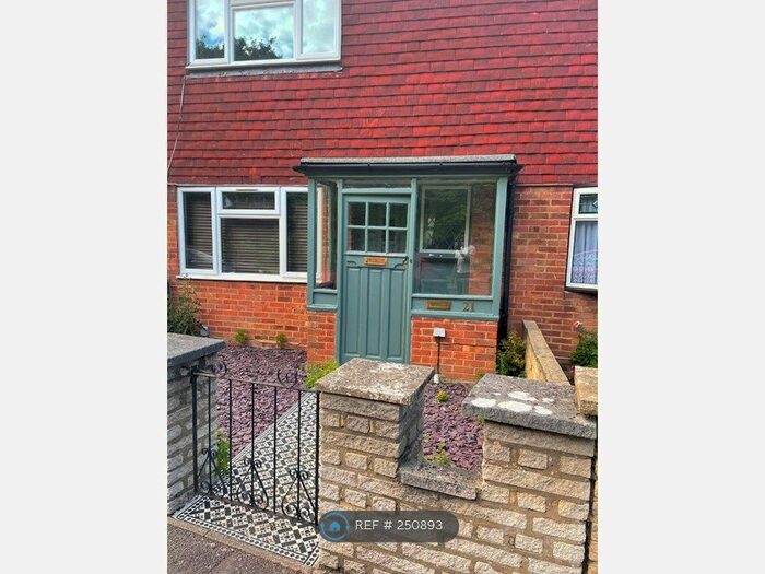 2 Bedroom Terraced House To Rent In Richmond Green, London, CR0