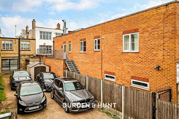 2 Bedroom Flat To Rent In Johnston Road, Woodford Green, IG8