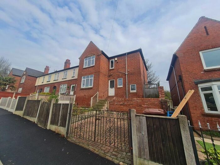 3 Bedroom Property To Rent In Wellgate, Glasshoughton, Castleford, WF10