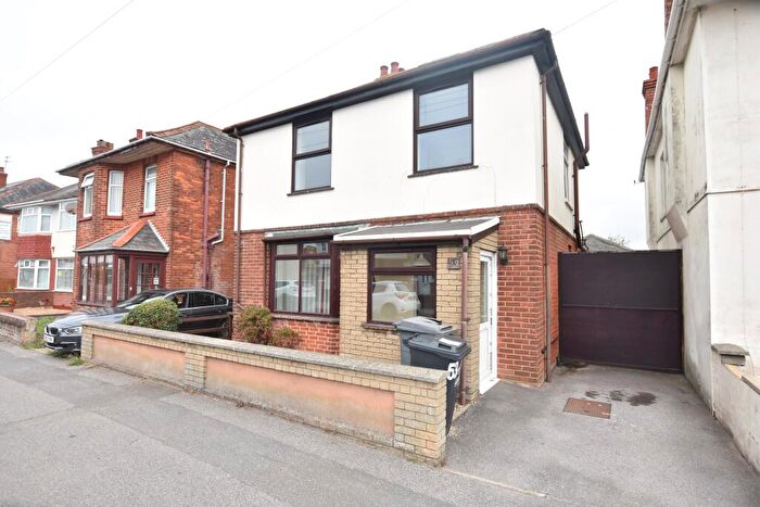 4 Bedroom Detached House To Rent In Columbia Road, Ensbury Park, Bournemouth, BH10