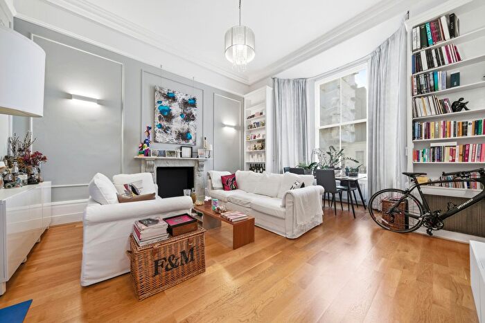 2 Bedroom Flat For Sale In Queens Gate Place, South Kensington, SW7