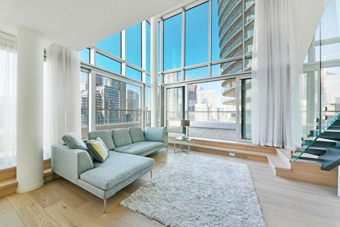 2 Bedroom Apartment To Rent In North Boulevard, Baltimore Wharf, Canary Wharf, E14