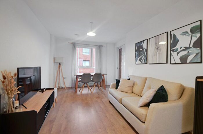 1 Bedroom Flat For Sale In George Peabody Street, London, E13