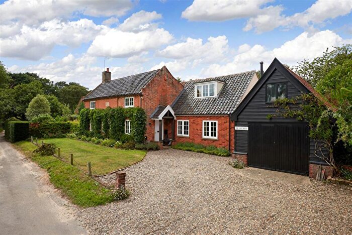 4 Bedroom Detached House For Sale In Frostenden Corner, Frostenden, NR34