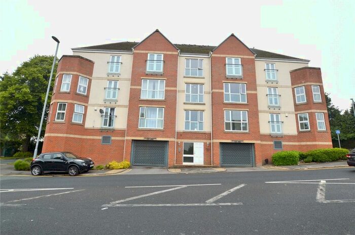 2 Bedroom Flat To Rent In Astoria Court, Gledhow Valley Road, Leeds, LS8