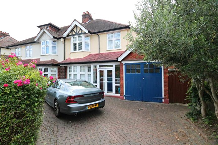 4 Bedroom House To Rent In Rosebery Avenue, New Malden, KT3