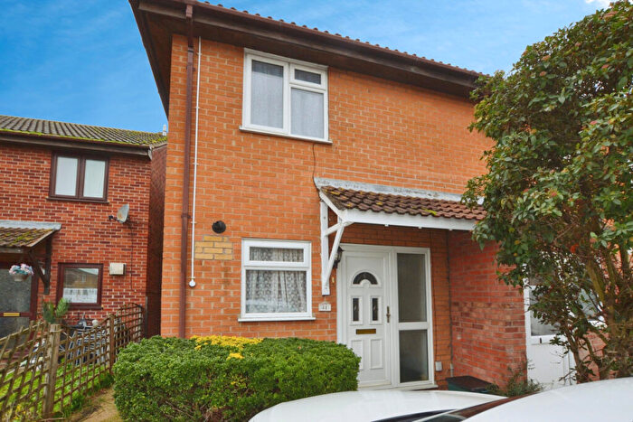 2 Bedroom Semi-Detached House To Rent In Trimley Close, Clacton-on-Sea, Essex, CO16