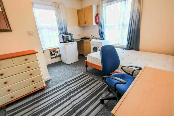 1 Bedroom Property To Rent In Queens Park Gardens, Bournemouth, BH8