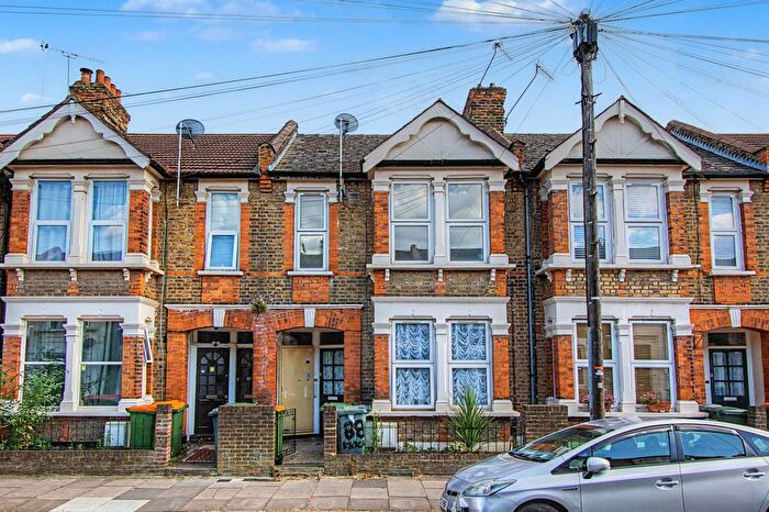 1 Bedroom Flat For Sale In First Floor Flat, Keogh Road, Stratford, London, E15