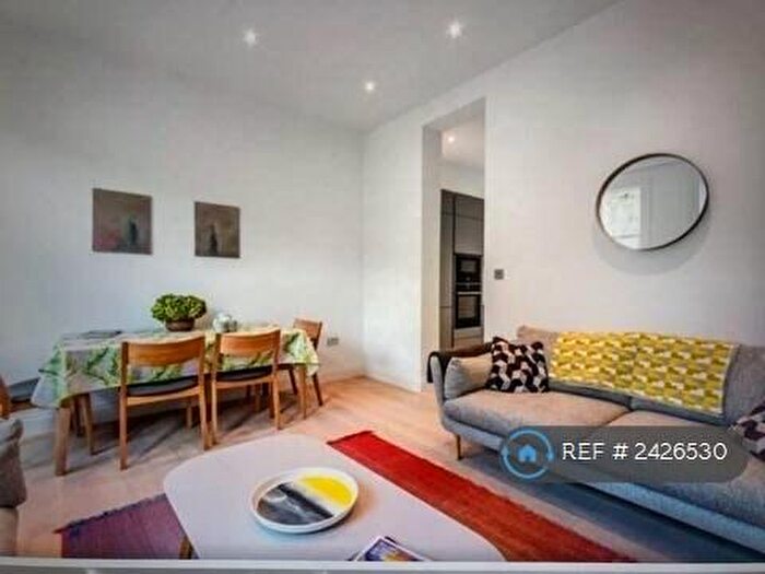 3 Bedroom Maisonette To Rent In Avenell Road, London, N5