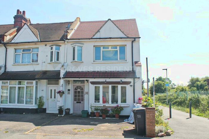 2 Bedroom Flat To Rent In Elm Road, New Malden, KT3