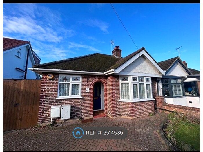 2 Bedroom Bungalow To Rent In Radlett Road, Watford, WD24