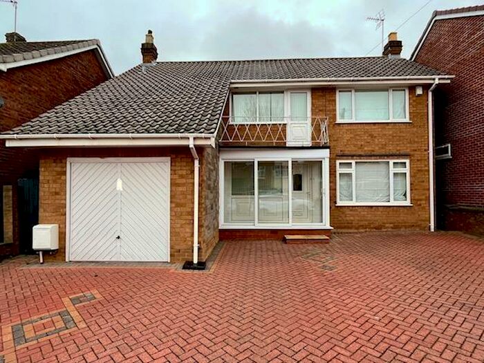 3 Bedroom House To Rent In Quentin Drive, Dudley, DY1