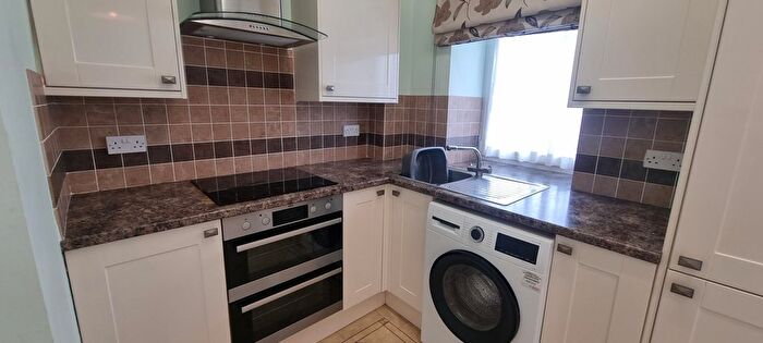 2 Bedroom Flat To Rent In A, Melville Terrace, Dundee, DD2