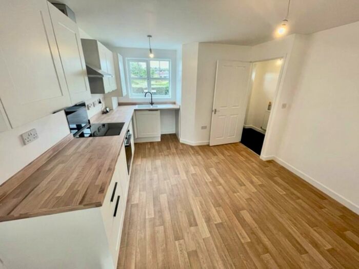 3 Bedroom Semi-Detached House To Rent In Woodcross Avenue, Grimethorpe, Barnsley, S72
